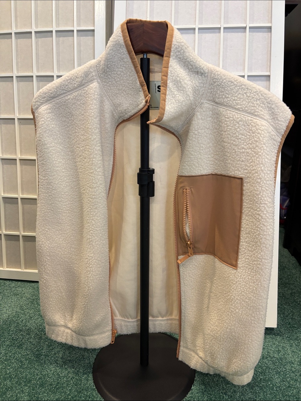 SO White Fleece Vest Small Tan Trim Pocket Cozy Good Condition